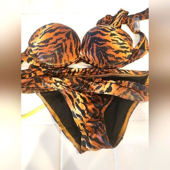 Lot of 20 swimsuits- tops & bottoms - Picture 3 of 10